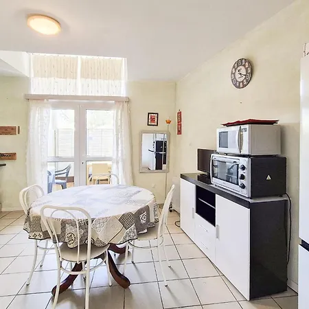 1 Bedroom Beautiful In Le Verdon-sur-Mer