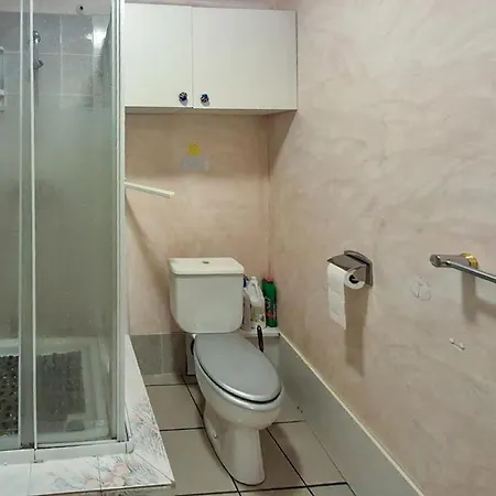 1 Bedroom Beautiful In *