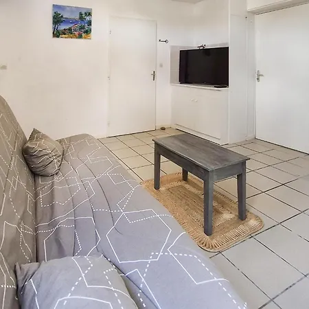 1 Bedroom Beautiful In * Le Verdon-sur-Mer